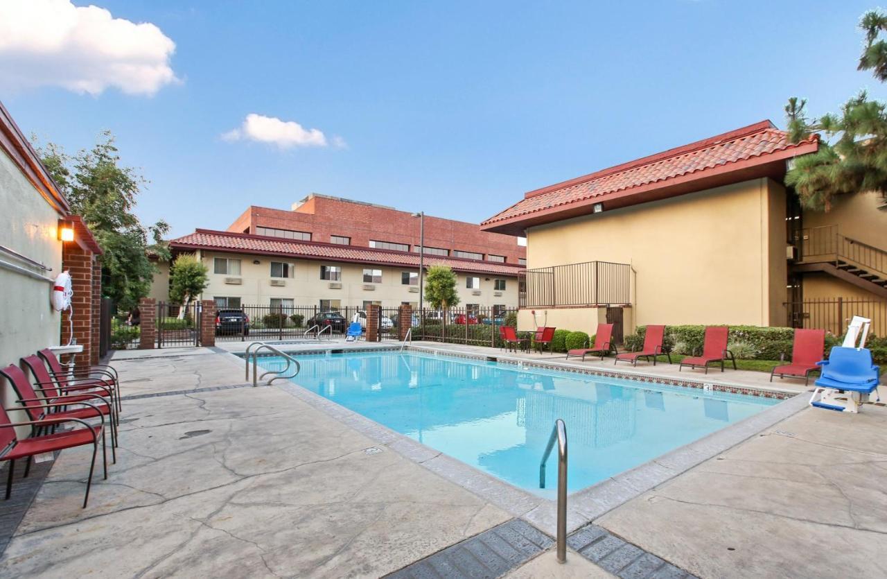 Red Roof Inn Santa Ana Exterior photo