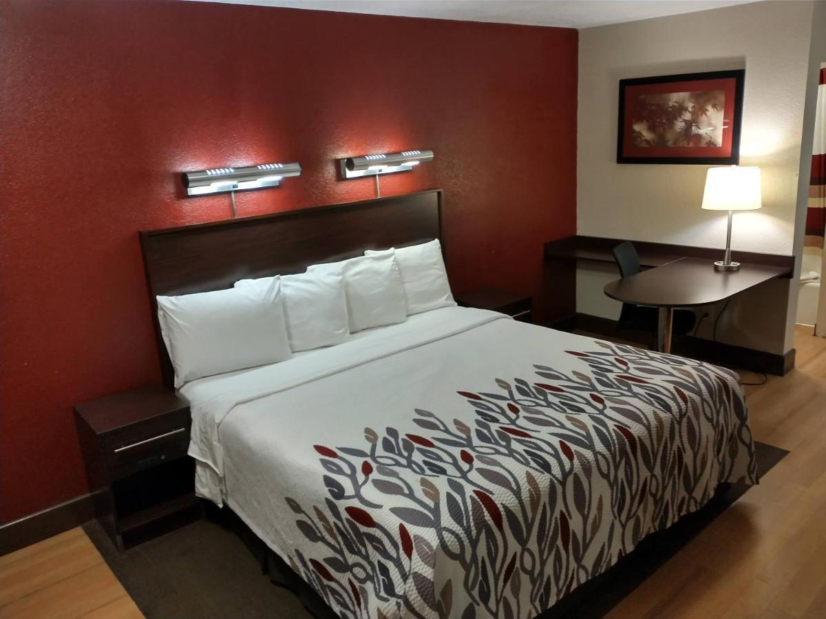 Red Roof Inn Santa Ana Exterior photo